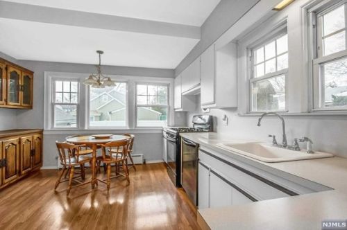 491 James St, N Milford NJ  07646-1023 exterior