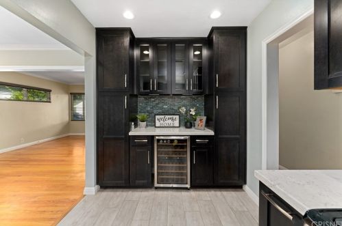 2823 Yearling St, Lakewood CA  90712-2920 exterior