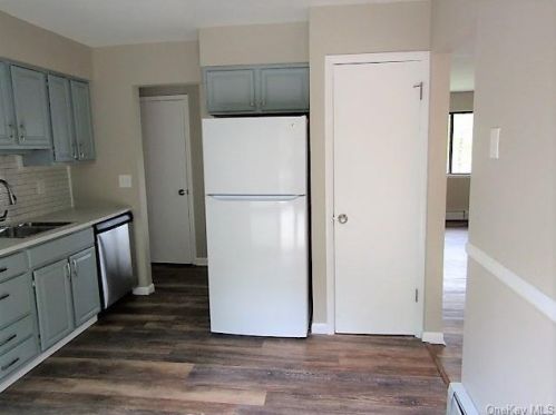 28 Raker Rd, Poughkeepsie NY  12603-5632 exterior