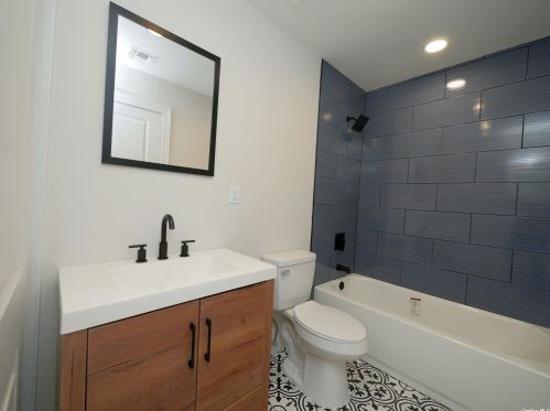 559 Canal Rd, Mount Sinai NY  11766-3304 exterior