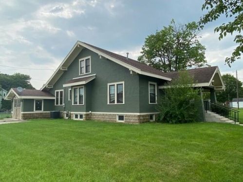69 Main St, Bloomingburg, OH 43106-9008