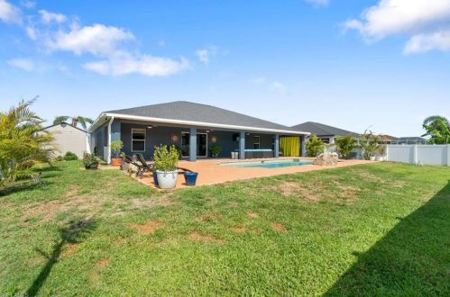 2505 20th Ave, Cape Coral FL  33904-3226 exterior