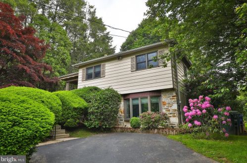631 Anthony Rd, Melrose Park, PA 19027-1701