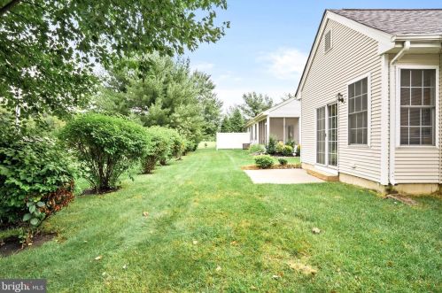 135 Burholme Dr, Trenton NJ 08691-3336 exterior