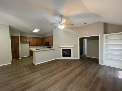 2213 Ragland Rd, Midlothian TX  76063-5342 exterior
