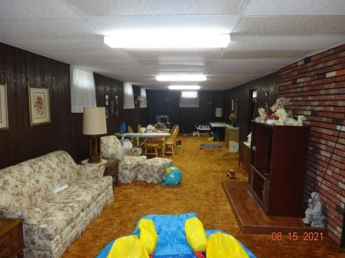 119 Randall Dr, New Castle PA  16105-5143 exterior