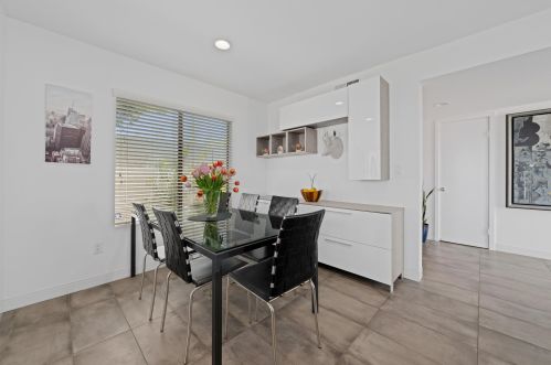 16 Palomas Dr, Rancho Mirage CA  92270-4747 exterior