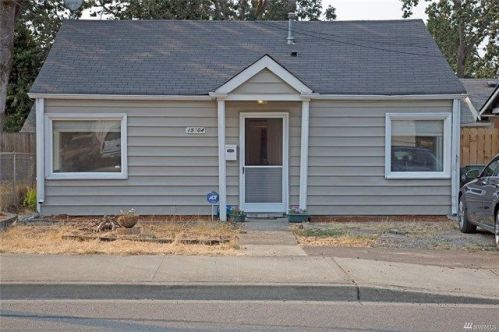 15304 Portland Ave, Lakewood, WA 98498-2030