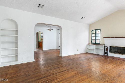 1639 Broadview Dr, Glendale CA  91208-1200 exterior