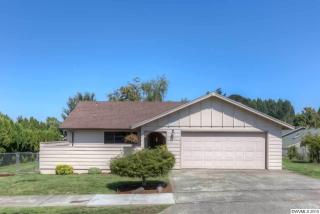 320 4th St, Sublimity, OR 97385-9697