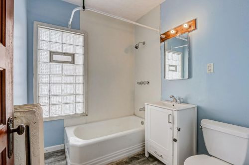 1641 32, Milwaukee WI 53215-2108 exterior