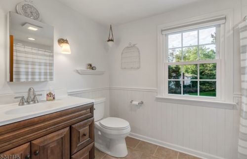 1751 Circle Dr, Martinsville NJ  08836-2148 exterior