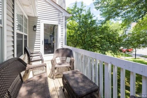 81 Fox Run Dr, Englewood NJ  07631-5055 exterior