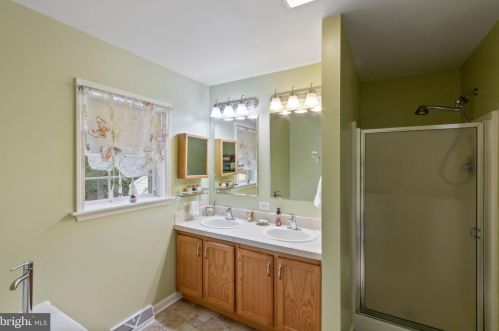 182 Beacon Ct, Montross VA  22520-4078 exterior