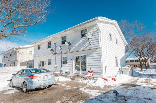 5049 106th St, Milwaukee WI  53225-3954 exterior