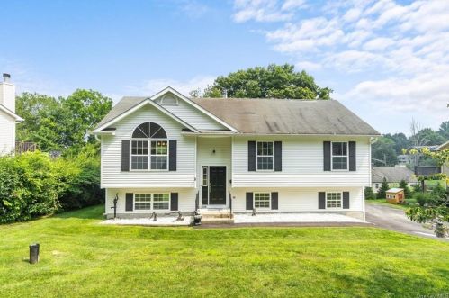 228 Monroe Ave, Monroe, NY 10950-1243
