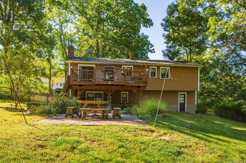 68 Kia Ora Blvd, Mahopac, NY 10541-4317