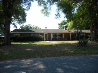 1805 Saint Charles Ter, Deland, FL 32720-1911