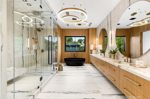 4508 Haskell Ave, Van Nuys CA  91436-3148 exterior