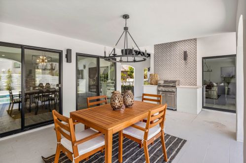 54780 Avenida Obregon, La Quinta CA  92253-3712 exterior