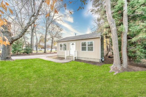 900 Hawkins Ave, Lake Grove, NY 11755-1606