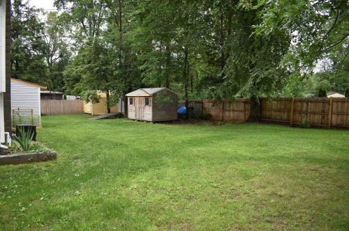 39 Essex Dr, Raymond NH  03077-2609 exterior