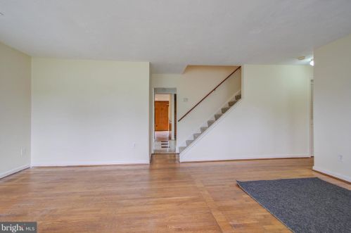 7509 Magarity Rd, Falls Church VA  22043-1011 exterior