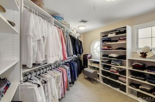 2 Winchester Dr, East Brunswick NJ  08816-3385 exterior