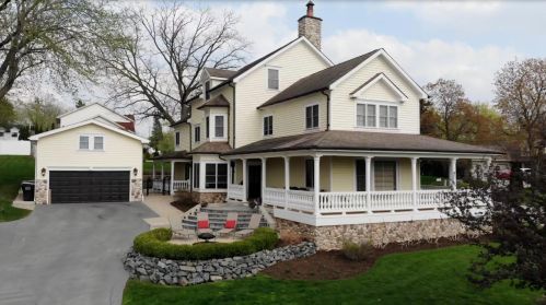 233 Darwin St, Lake Geneva WI  53147-2012 exterior