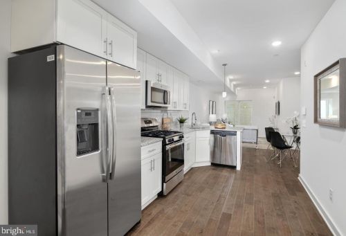 1841 6th St, Philadelphia, PA 19148-1732
