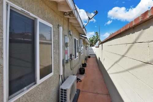 2634 Pacific Coast Hwy, Torrance CA  90505-7038 exterior