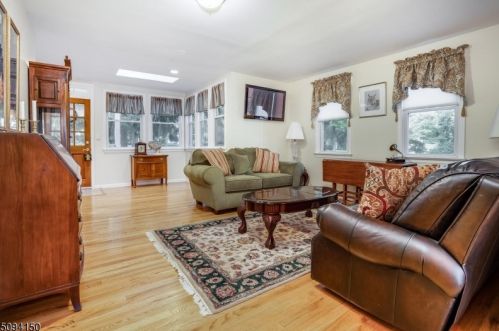163 Anthony Rd, Glen Gardner, NJ 08826-3138