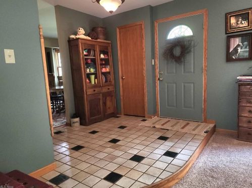 5100 Tiffany Dr, Zanesville OH  43701-8703 exterior