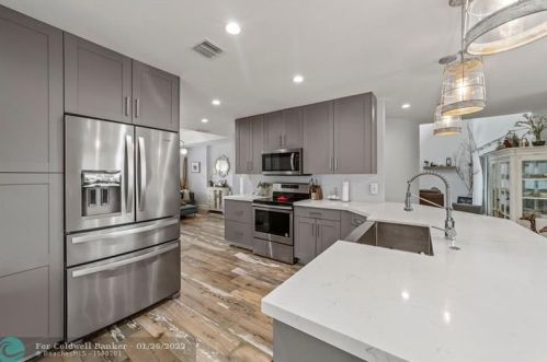 9651 39th St, Hollywood FL  33024-8045 exterior