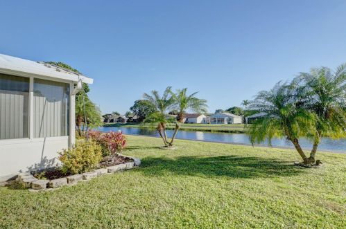 5136 Mirror Lk Blvd, Boynton Beach FL  33472-1211 exterior