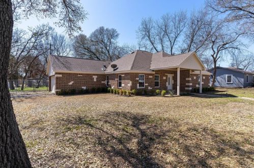 308 8th St, Kaufman, TX 75142-3222