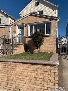 107-25 107th St, Jamaica, NY 11417-1140