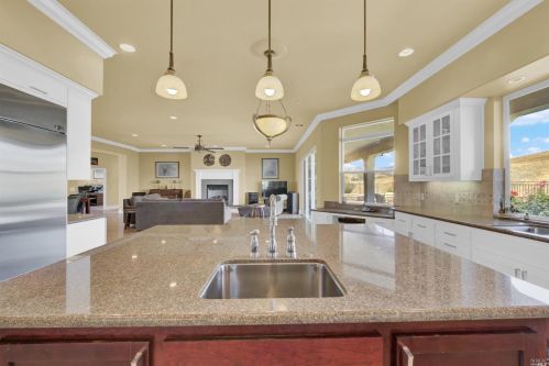 3959 Skyhawk Ln, Vacaville CA  95688-9516 exterior