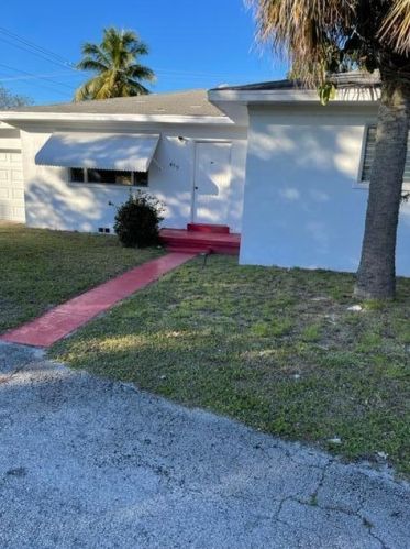 459 Silver Beach Rd, West Palm Beach, FL 33403-3324