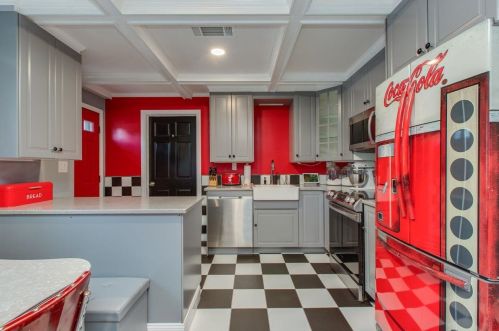 6 Birch Hill Rd, Salem NH  03079-3473 exterior