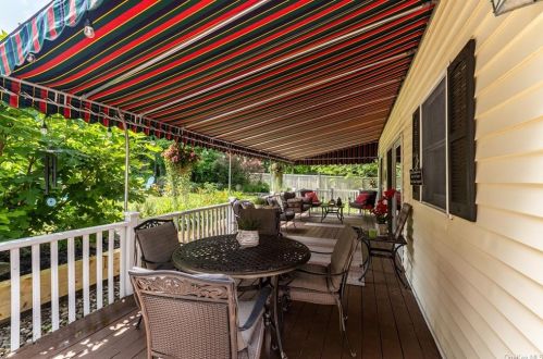 10 Osage Dr, Crotonville NY  10562-3815 exterior