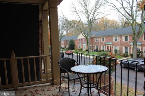 125 Culpepper Dr, Blue Bell PA  19422-1100 exterior