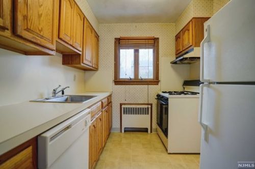 479 Berkshire Rd, Ridgewood NJ  07450-5533 exterior