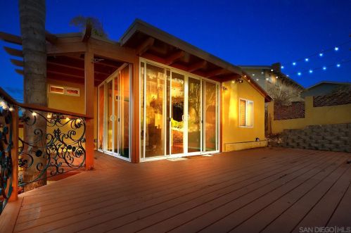 1660 Linwood St, San Diego CA 92110-2830 exterior