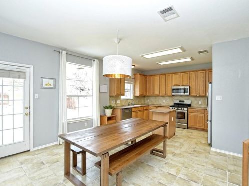 10208 Beard Ave, Austin TX 78748-3956 exterior