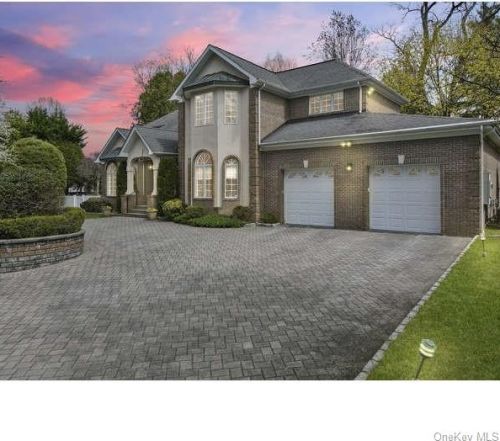 5 Amanda Ct, White Plains NY  10607-2418 exterior