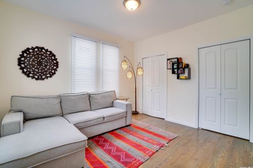 207 Butler St, Westbury NY  11590-3129 exterior