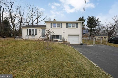 1618 Alba Rd, Willow Grove, PA 19090-4202