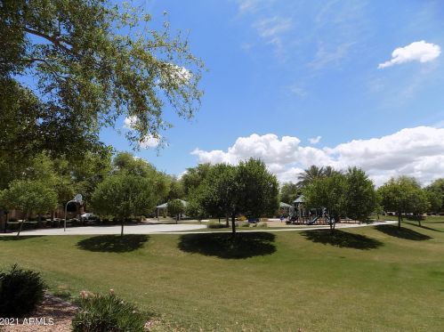 2034 77th Dr, Phoenix, AZ 85035-5116