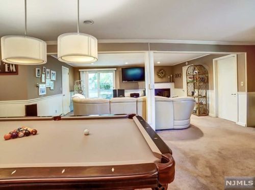 550 Franklin Ave, Franklin Lakes NJ  07417-2512 exterior